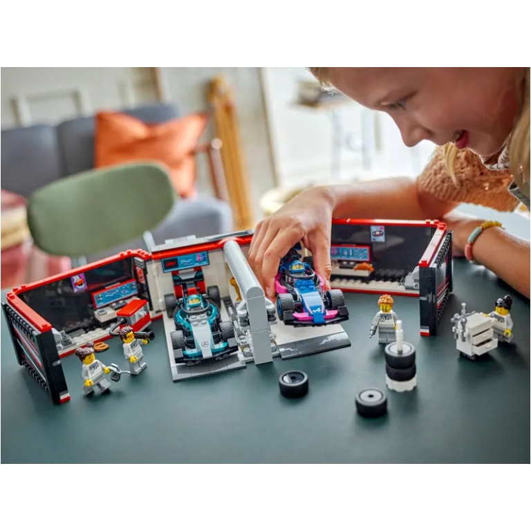 LEGO CITY GARAGE DELLA   MERCEDES E ALPINE 5